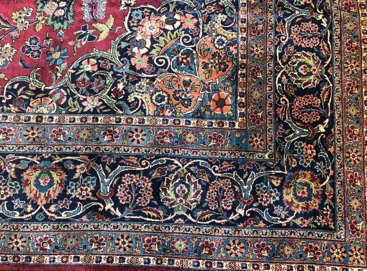 A Superb Antique 11’x14’ Persian Kashan Area Rug