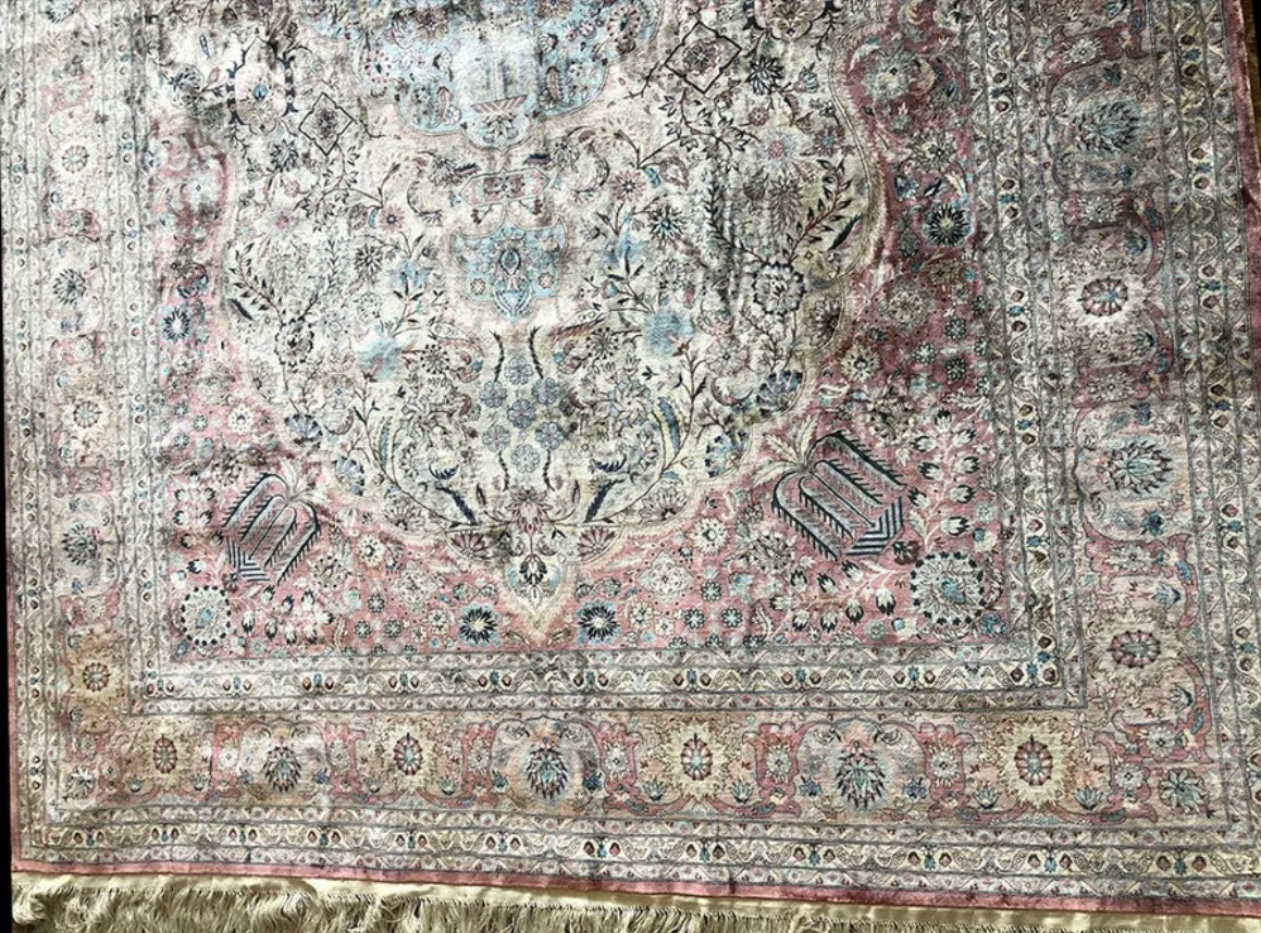 A Super Quality 700 KPSI All Silk Persian Qum Style Rug “ Joshegan Pattern’