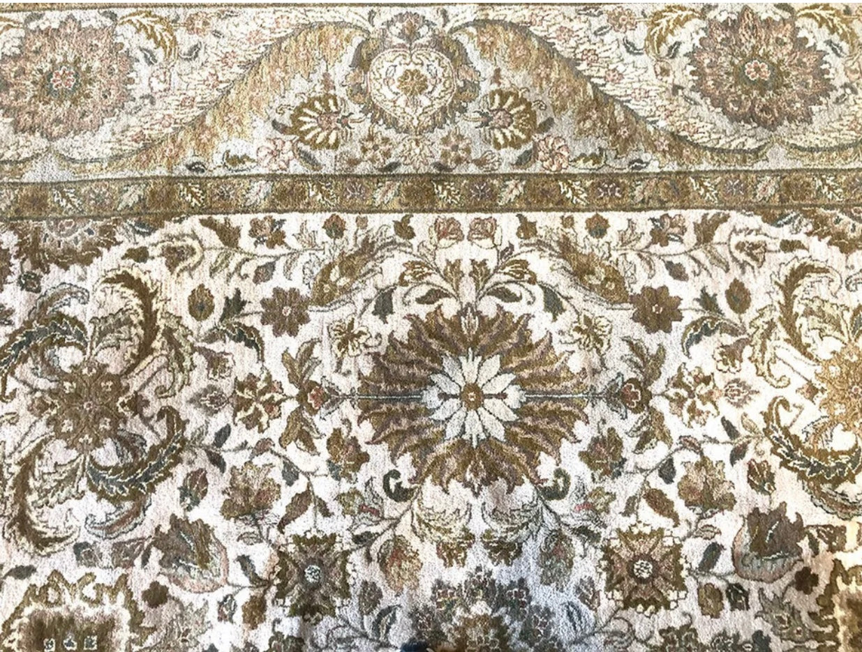A Decorative Contemporary 10’ x 14’ Rug $599.00