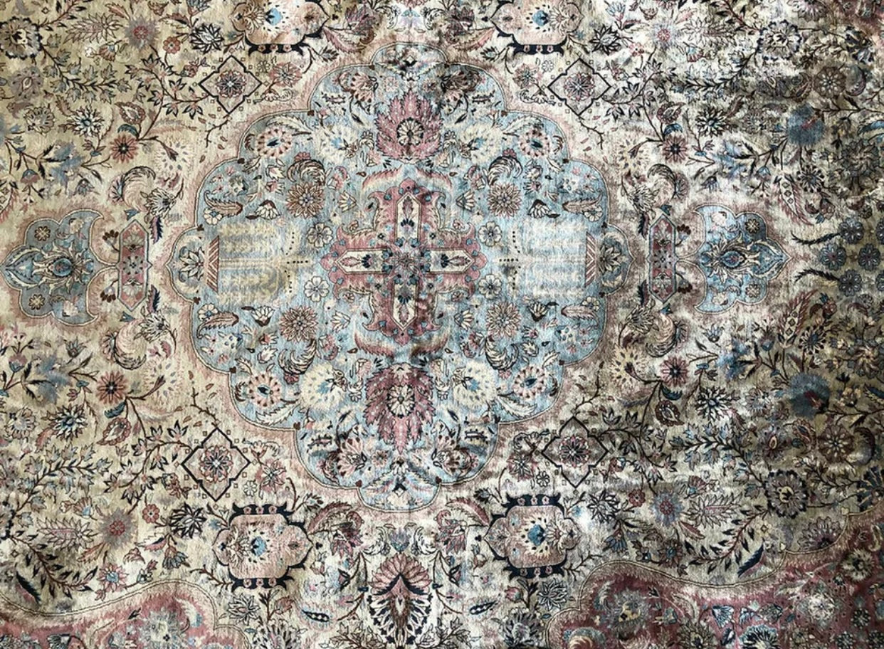 A Super Quality 700 KPSI All Silk Persian Qum Style Rug “ Joshegan Pattern’