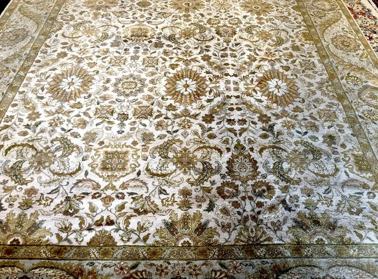 A Decorative Contemporary 10’ x 14’ Rug $599.00