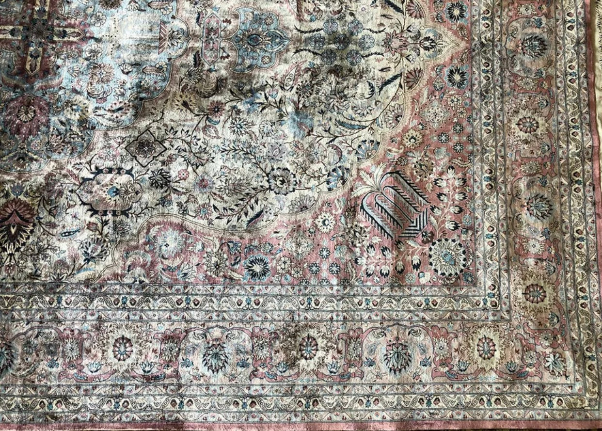 A Super Quality 700 KPSI All Silk Persian Qum Style Rug “ Joshegan Pattern’