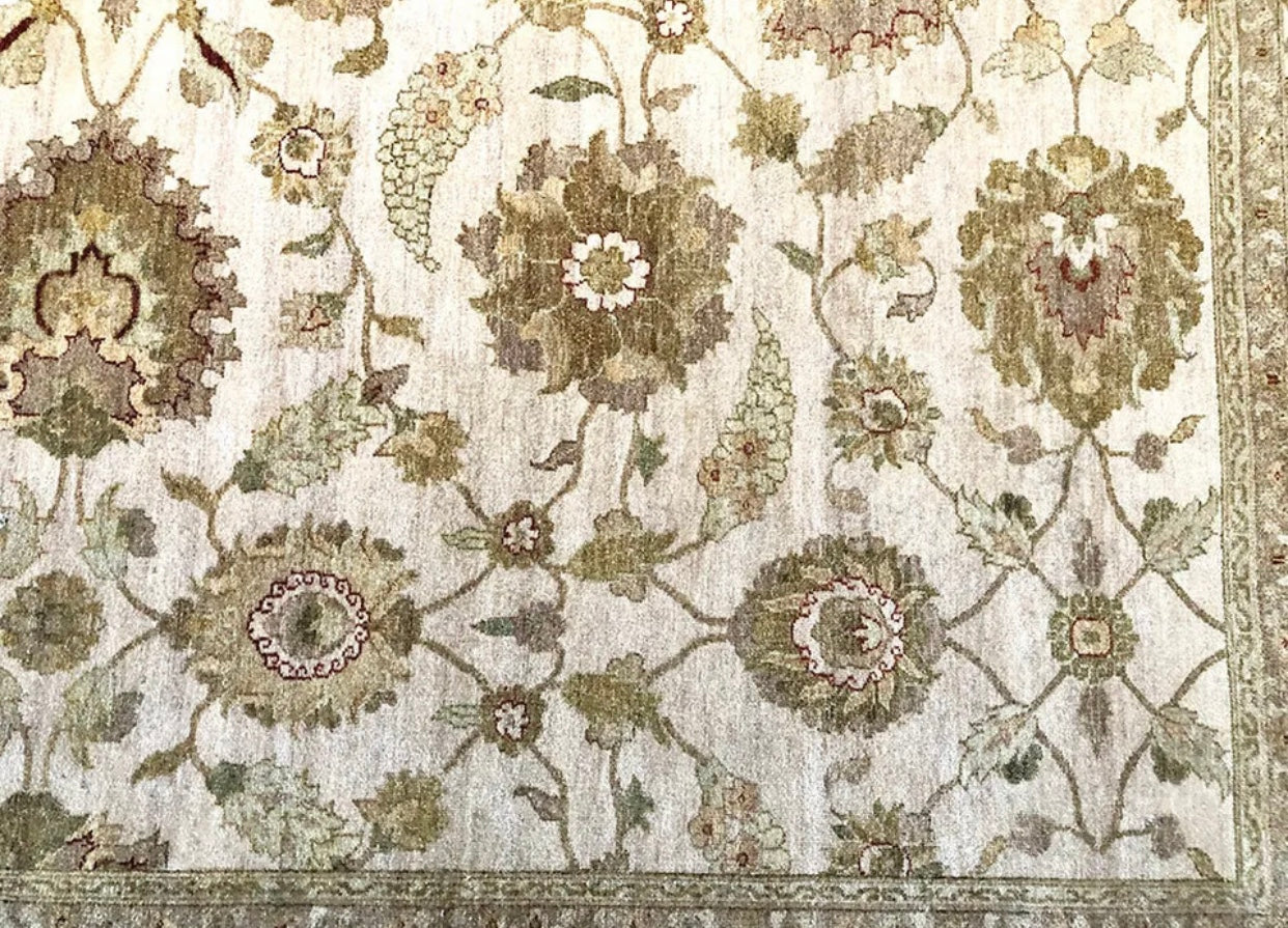 a Superb High Quality 8’x10’ Peshawar Area Rug