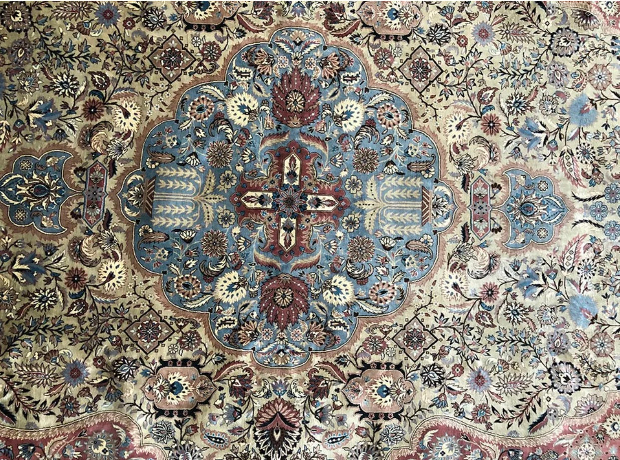 A Super Quality 700 KPSI All Silk Persian Qum Style Rug “ Joshegan Pattern’
