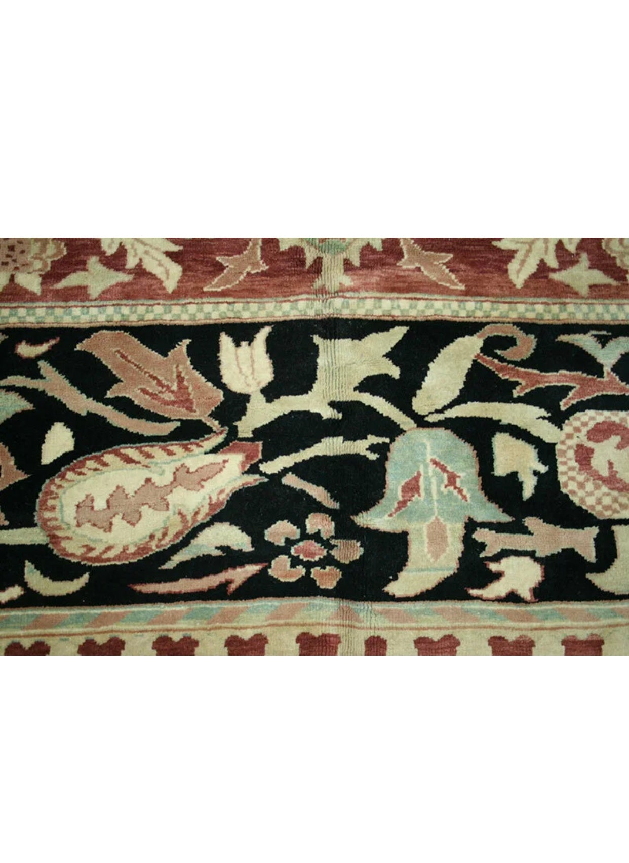 A Fabulous Ziegler Mahal Style Azari Rug