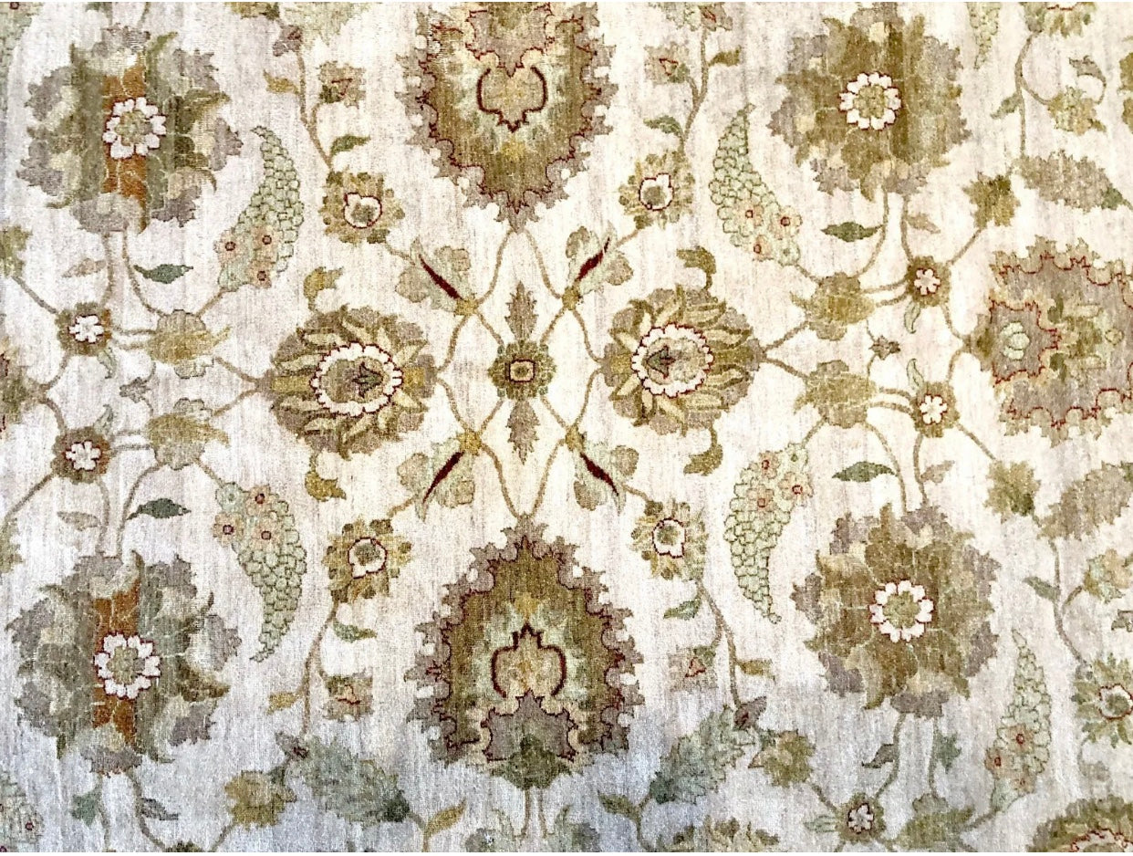 a Superb High Quality 8’x10’ Peshawar Area Rug