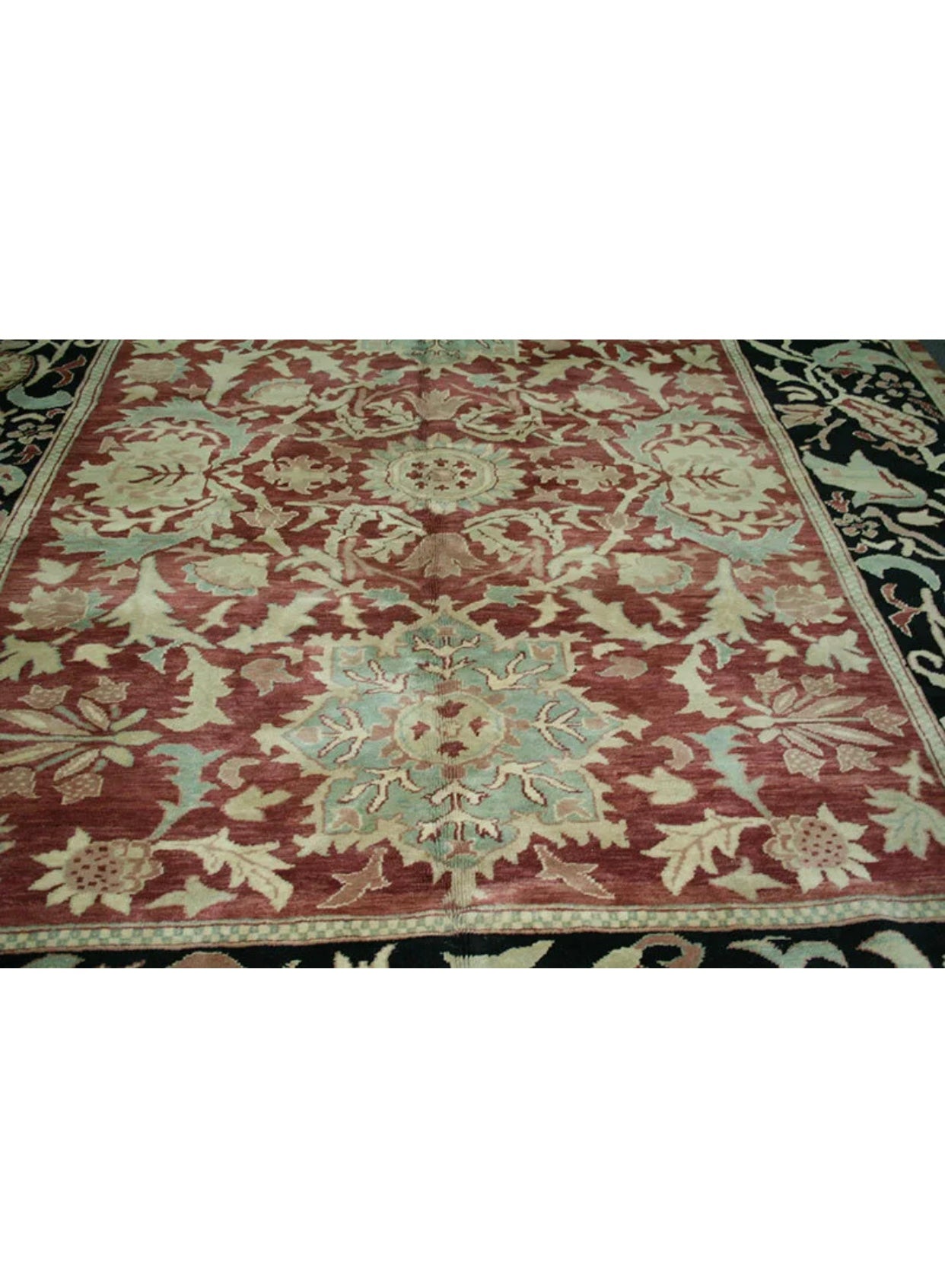 A Fabulous Ziegler Mahal Style Azari Rug
