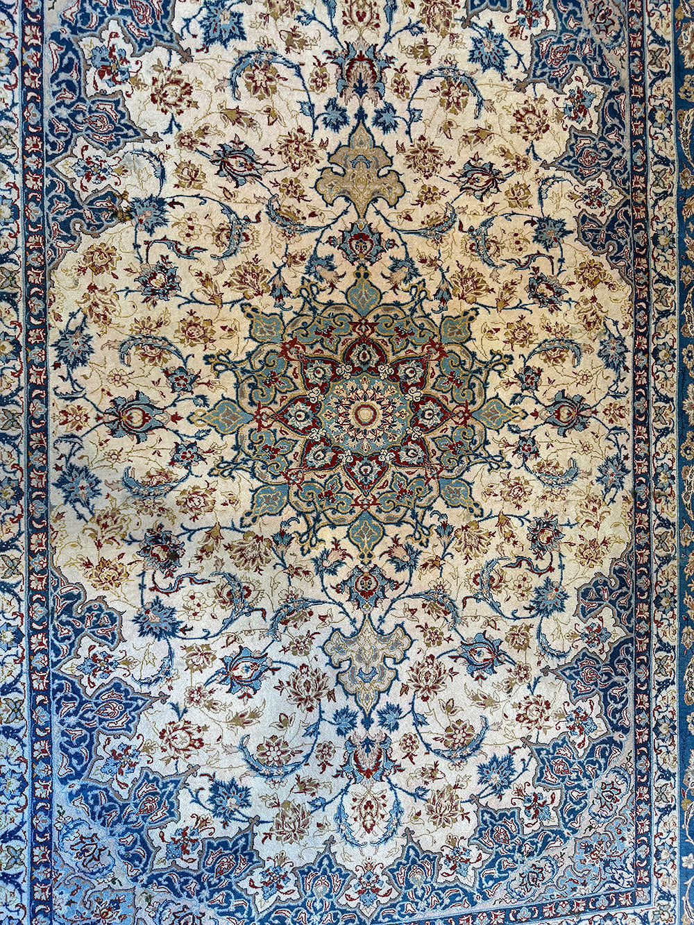 A Stunnig Silk & Wool on Silk Foundation 600 KPSI Persiam Isfahan Rug