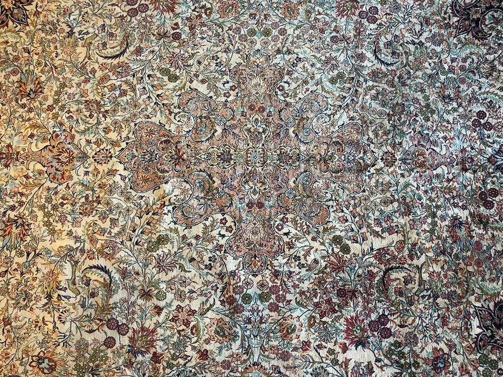 A Stunning 700+ Kpsi Persiam Qum Style 100% Silk 0n Silk Chinee Rug