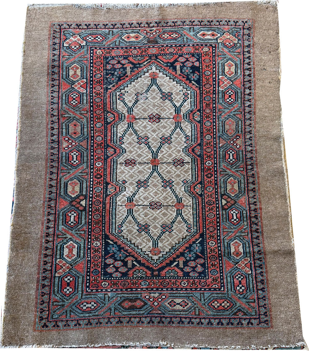 An Antique Cute Decorative  3' x 4' Persian Sarab Rug