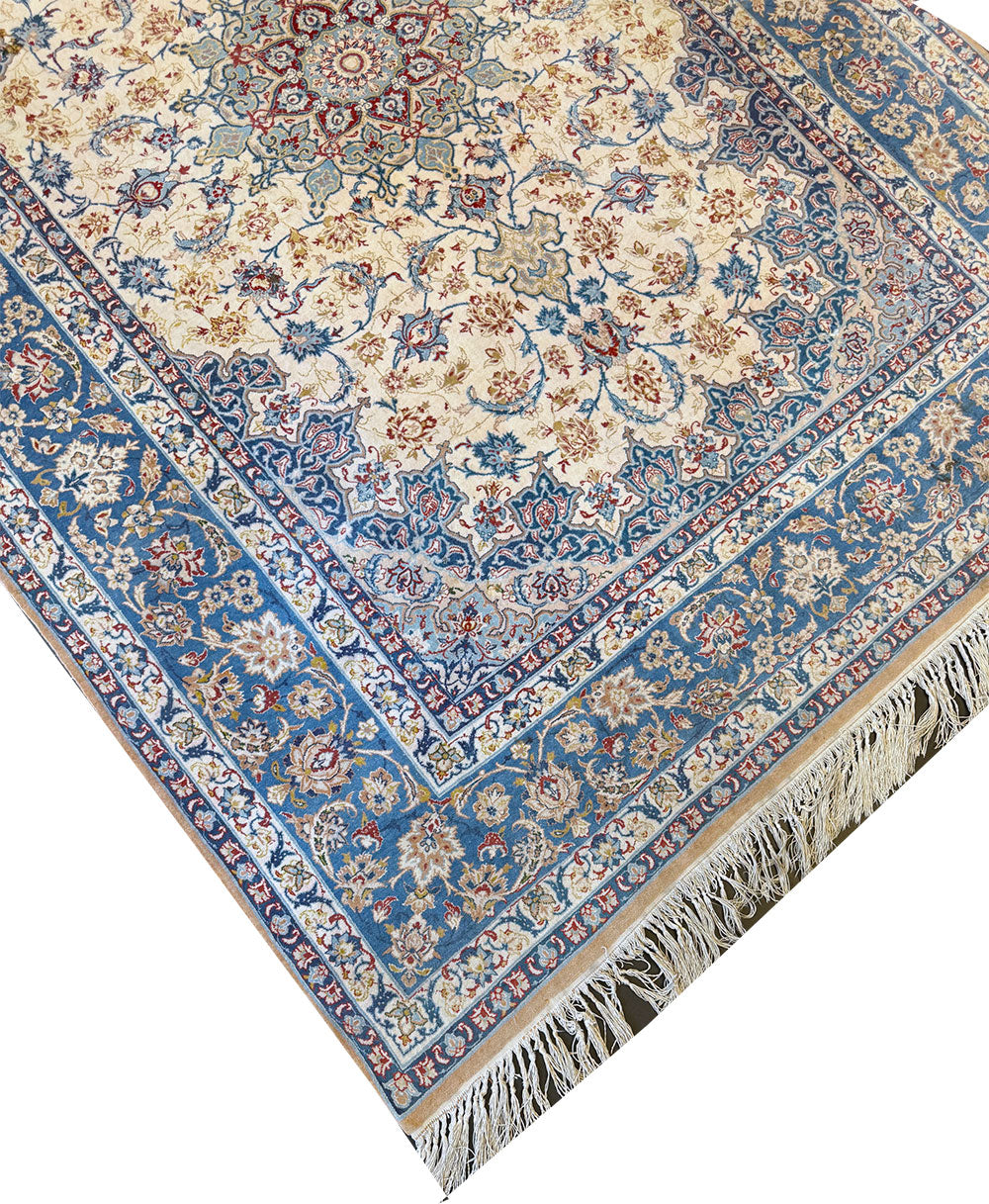 A Stunnig Silk & Wool on Silk Foundation 600 KPSI Persiam Isfahan Rug