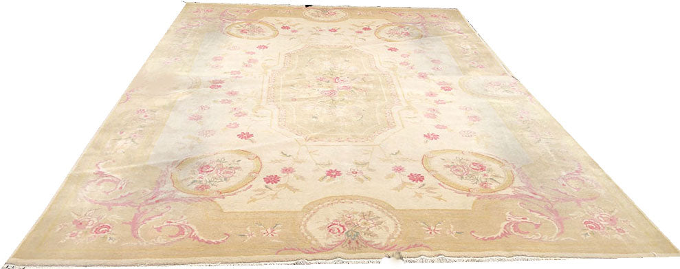 A Vintage 9' x 12' Aubusson Pattern Chinese Rug $799